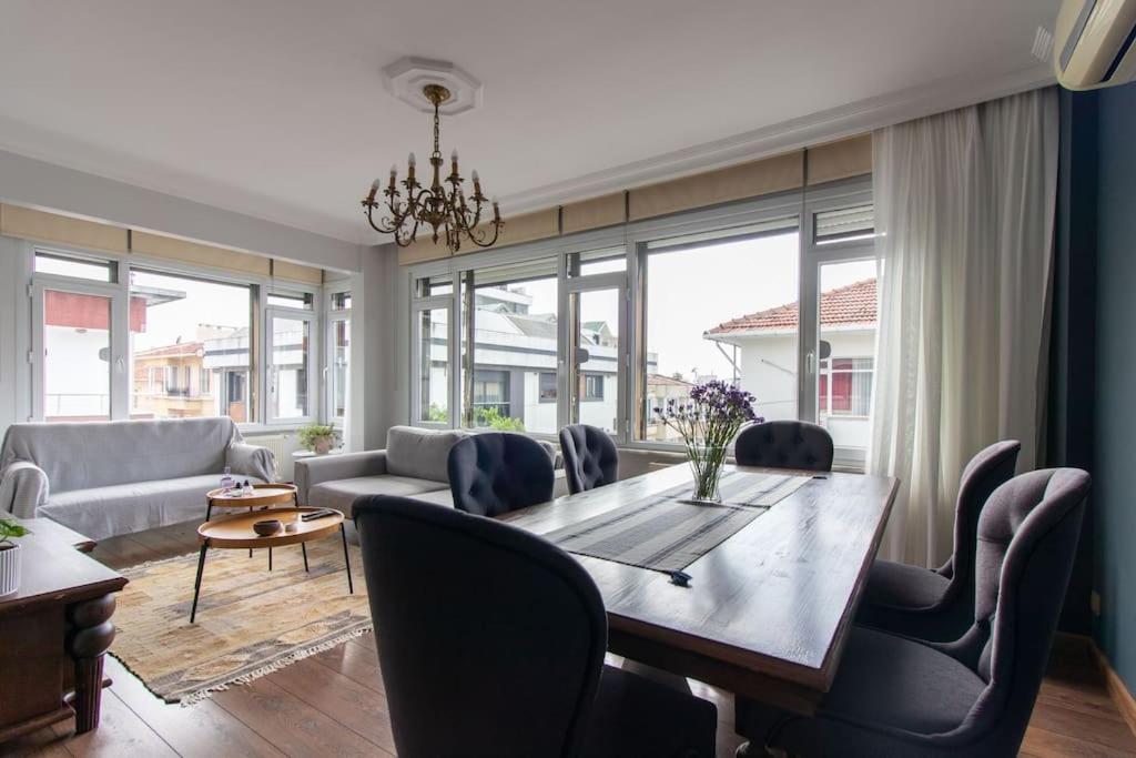 Daire Bright Vibrant 3br Haven Near Sea And Prime Locale İstanbul