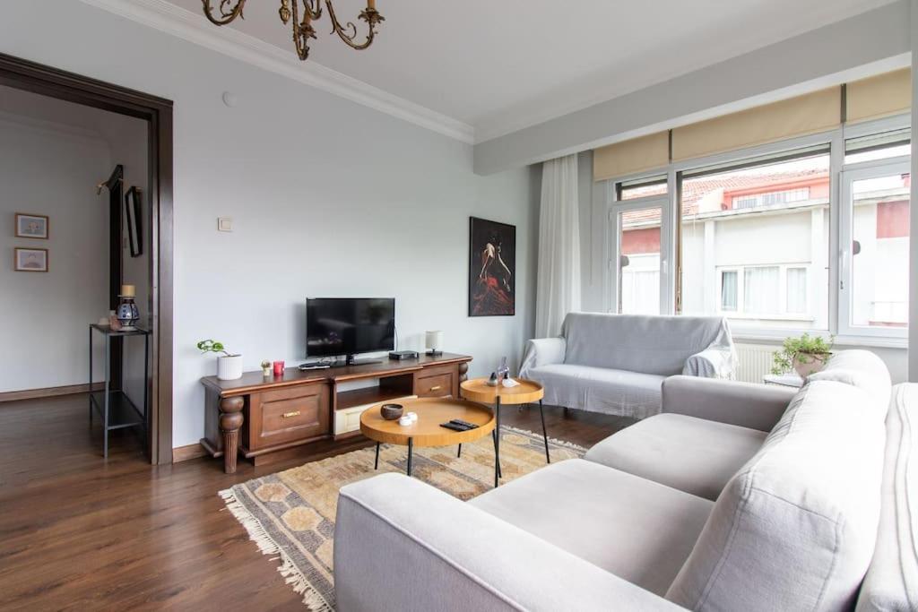 Bright Vibrant 3br Haven Near Sea And Prime Locale Daire