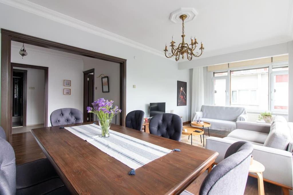 Bright Vibrant 3br Haven Near Sea And Prime Locale Appartement Istanboel